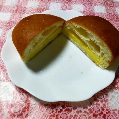 のんちゃん(*ΦωΦ)大きな薩摩芋カスタードクリームパン美味しかったです٩(ˊᗜˋ*)و♪薩摩芋が美味しい時期ですねぇ